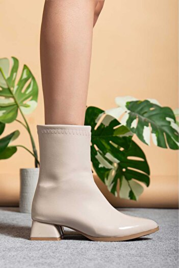 AYENDE MODA ΓΥΝΑΙΚΕΙΑ ΜΠΕΖ ΚΡΕΜΑ ΜΕ ΜΕΣΑΙΟ ΤΑΚΟΥΝΟ ΜΠΟΤΕΣ ΚΡΑΚΕΛΕΣ ΜΕ ΦΕΡΜΟΥΑΡ