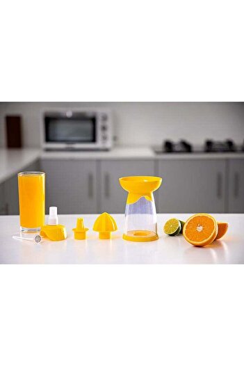ROYALFORD 2-In-1 Lemon Squeezer With Lime Spritzer Spray Yellow/Clear 58.5x44x74.5cm