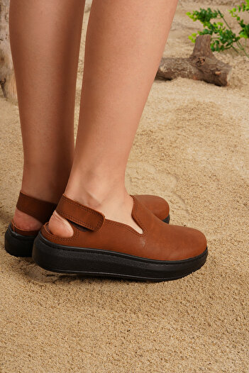 DOGİYE 1058 Brown Colored Black Sole Sandals