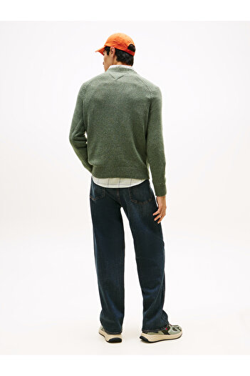 Tommy Hilfiger Men Pewter Green Crew Neck Slim Linear Raglan Pullover Sweater