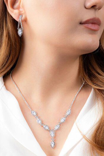 by evrenmusti Complete Gems-Engraved Design Pendant Earring Set