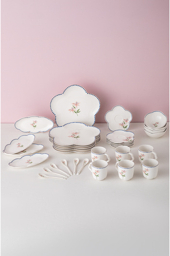 Emsan Lilium Porcelain 32 Piece Breakfast / Service Set for 6 Persons