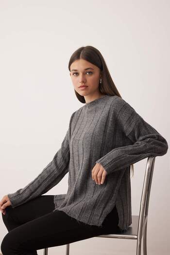 Trendyol Collection Anthracite Soft Textured Wide Fit Knitwear Sweater Twoaw26Kz00177