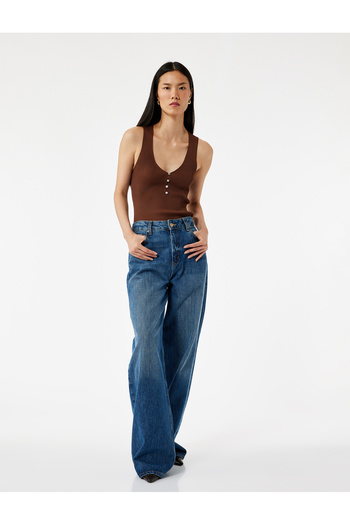 Koton Buttoned Deep V-Neck Sleeveless Knitwear Undershirt