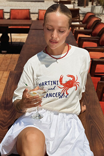 Le'sluette shadow of style Kadın Yengeç (Martini) Baskılı Oversize %100 Pamuklu T-shirt