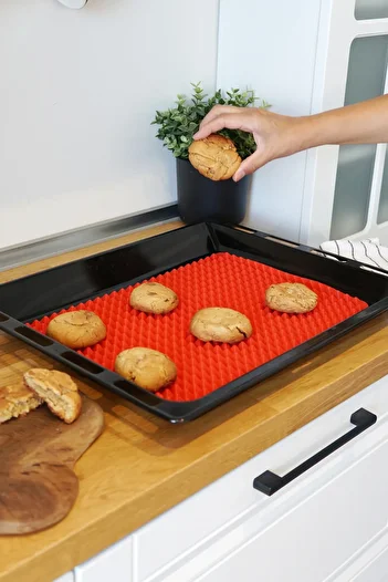 EVLE Pyramid Silicone Baking Mat, Platinum Silicone, 27 X 38 Cm, Red