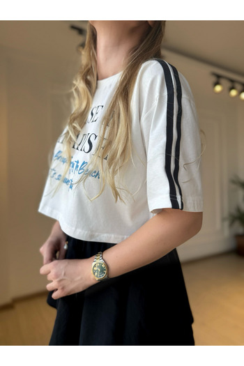 Store Piping Detailed Text Printed Crop T-Shirt
