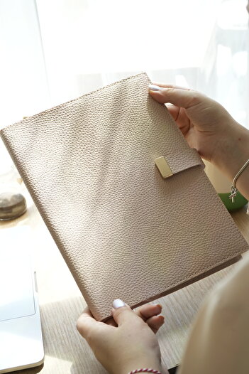 Victoria's Journals Executive Vegan Leather Notebook. 19X25 Cm. 100 Grams. 176 Pages. Edge Gilded Peach
