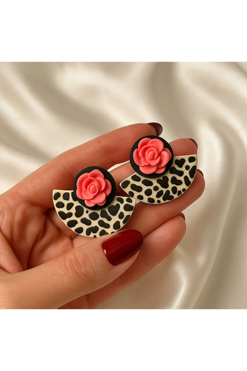 Lu Atelier Helia – Handmade Leopard Patterned Rose Detailed Earrings |   Lu Atelier.