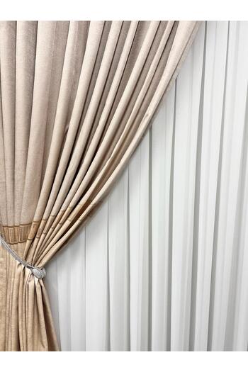 Metropolitan Concept Luxor drapery, worked on 10 cm wide rejansa