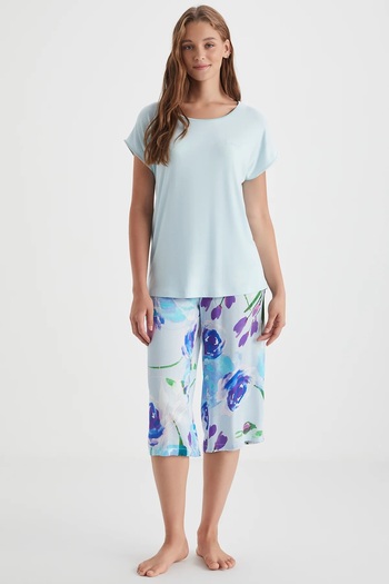 Catherine's Catheri̇nes Soft Textured Fabric Short Sleeve Women's Capri Pajama Set