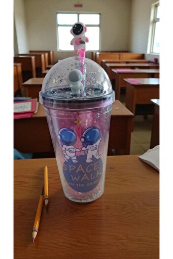 FAMEMUS ACCESSORY Astronaut Character Water Bottle with Straw Without Light