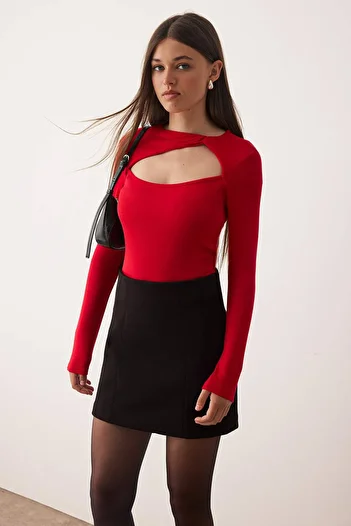 Trendyol Collection Red Cut Out Detail Bodycon Soft Button Flexible Knitted Blouse Twoaw26Bz00126