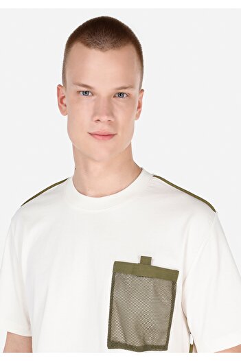 Colin's Ανδρικό κοντομάνικο μπλουζάκι Regular Fit Crew Neck Cargo Pocket ριγέ εκρού