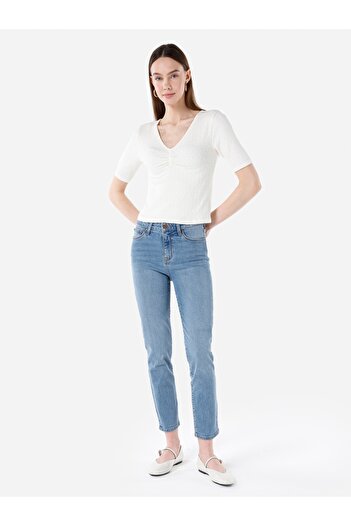 Colin's Γυναικείο λευκό κοντομάνικο μπλουζάκι Slim Fit V-Neck Jacquard