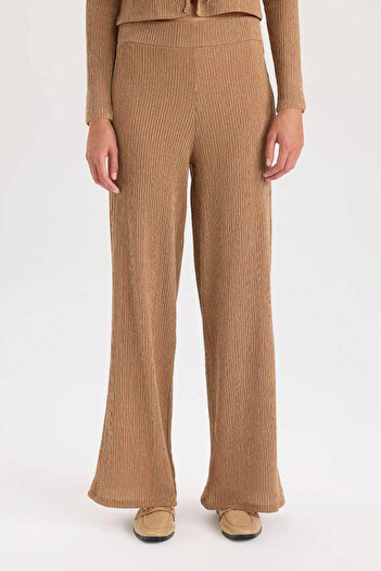 DeFacto Wide Leg Geniş Bol Paça Beli Lastikli Basic Düz Bürümcük Pantolon D6300AX24AU
