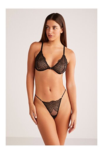 Kom Dora String