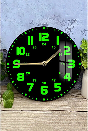 kutuTR Gece ve Gündüz Şıklığı Bir Arada! 3D Görünümlü Temperli Cam Saat – 33 cm CSDW185