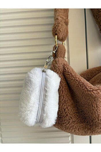 luckyjoys White Plush AirPods Bag/Mini Wallet/Plush Keychain/Bag Charm/Coin Purse