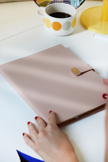 Victoria's Journals Executive Vegan Leather Notebook. 19X25 Cm. 100 Grams. 176 Pages. Edge Gilded Peach