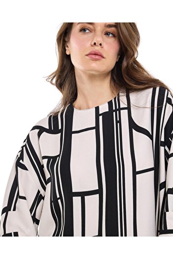R&B Patterned Top with Crew Neck and Long Sleeves