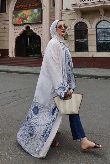 carell Sümeyra yılmaz's choice navy flush abaya cream
