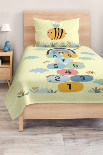 Realhomes Yellow Children's and Teenager's Room Pique Set Bedspread with Bee and Hopscotch Pattern