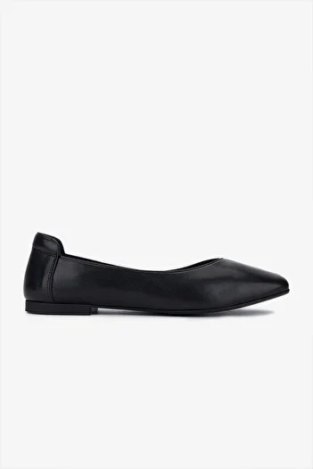 Valmenti Women's Black Leather Casual Shoes