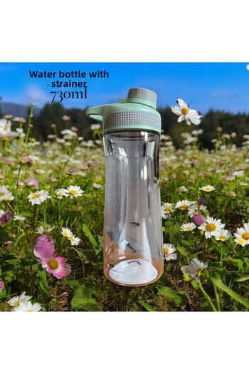 HOLLYHOME Water Bottle, Water Container with Strainer, Plastic Water Bottle, Water Bottle, 730 ml Green