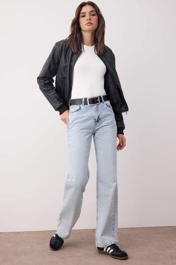 Trendyol Collection Modré rovné džíny s vysokým pasem TWOSS22JE0242