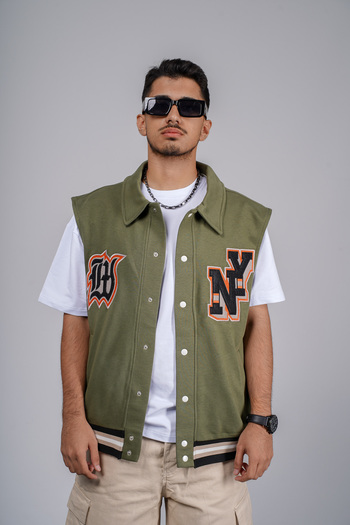 Butik Seasonal Vest with Snap Fasteners on the Front and Ribbed Appliqué