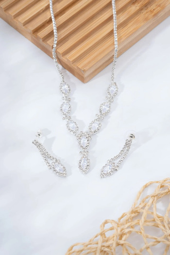 by evrenmusti Complete Gems-Engraved Design Pendant Earring Set