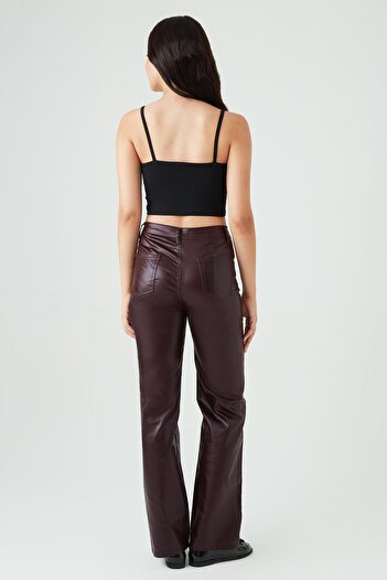 Select Moda Kadın Bordo Deri Görünümlü Geniş Paça Pantolon