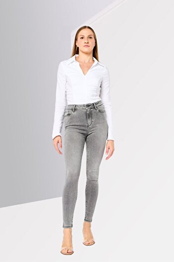 Tommy Hilfiger Women Skinny Fit High Waist Solid Stretchable Jeans, Grey
