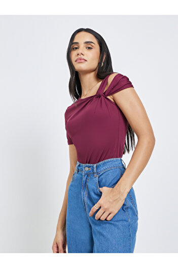 Styli Women Maroon Knot Detail Knit Top