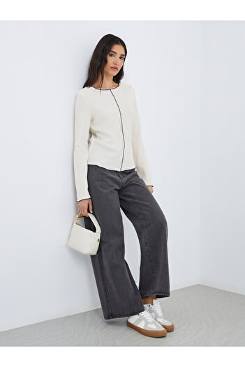Styli Solid Texture Round Neck Flared Sleeve Top