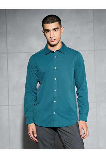 Technosport By Styli Men Solid Slim Fit Spread Collar Shirt
