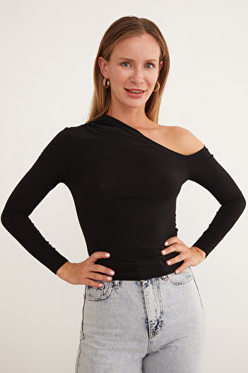 Fulla Moda Basic One Shoulder Blouse