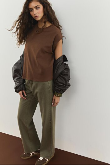 Stradivarius Basic sleeveless T-shirt