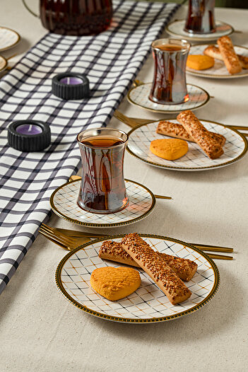 clasavm 18 Piece Royal Grid Tea Set |   Cake Set - 6 Gold Tea Cups, 6 Tea Plates, 6 Cake Plates