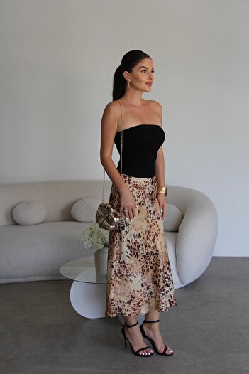 Julidress Fusta din satin premium cu model leopard, cu talie elastică, tăiată în diagonală