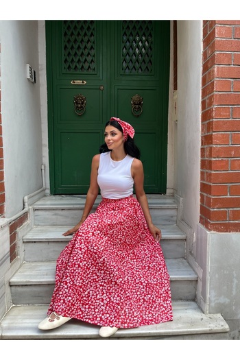 KÜÇÜĞÜM BUTİK Red Daisy Patterned Bandana with Tie Detail
