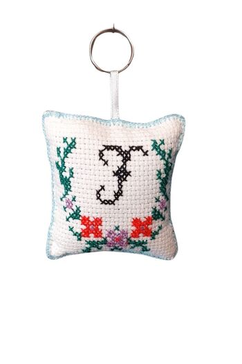 Uretti - Sibel 2453 9351 Handmade Letter F Cross Stitch Keychain