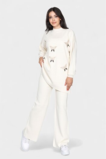 NEWCO Comfortable and Stylish Side Slit Knitwear Double Set Butterfly Motif Stone Embroidered Top and Pants