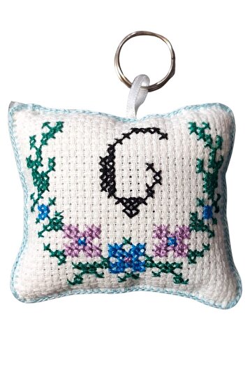 Uretti - Sibel 2453 3983 Handmade Letter C Cross Stitch Keychain