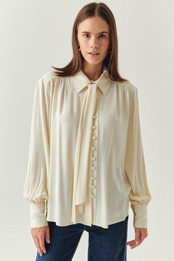 Exquise Buttoned Regular Long Sleeve Viscose Shirt with Scarf Detail