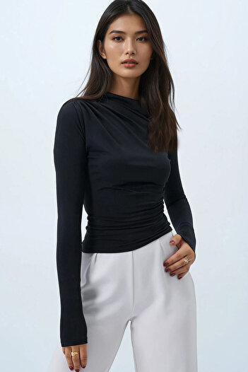 Trend Alaçatı Stili Schwarze Sandy-Bluse für Damen mit drapierten Details an Taille und Schultern Alc-X14376