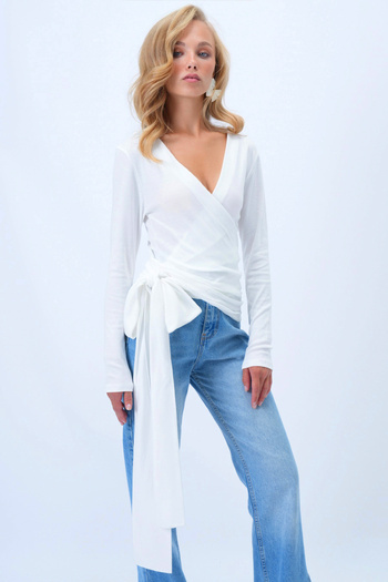 Trend Alaçatı Stili Women's Ecru Double Breasted Cut V Neck Waist Tie Detailed Blouse Alc-X14379