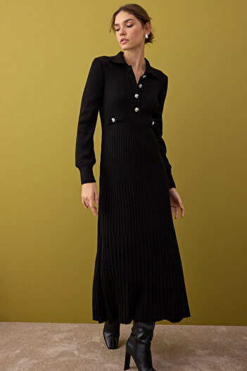 Trendyol Modest Μαύρο μεταλλικό φόρεμα με λεπτομέρεια από πλεκτό ριμπάνα TCTAW26EB00012