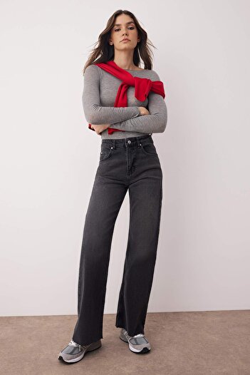 Trendyol Collection Schwarze Palazzo-Jeans mit hohem Bund und ausgeschnittenen Beinen, weites Bein/Wide Leg, Smoke-Jeans TWOAW26JE00081